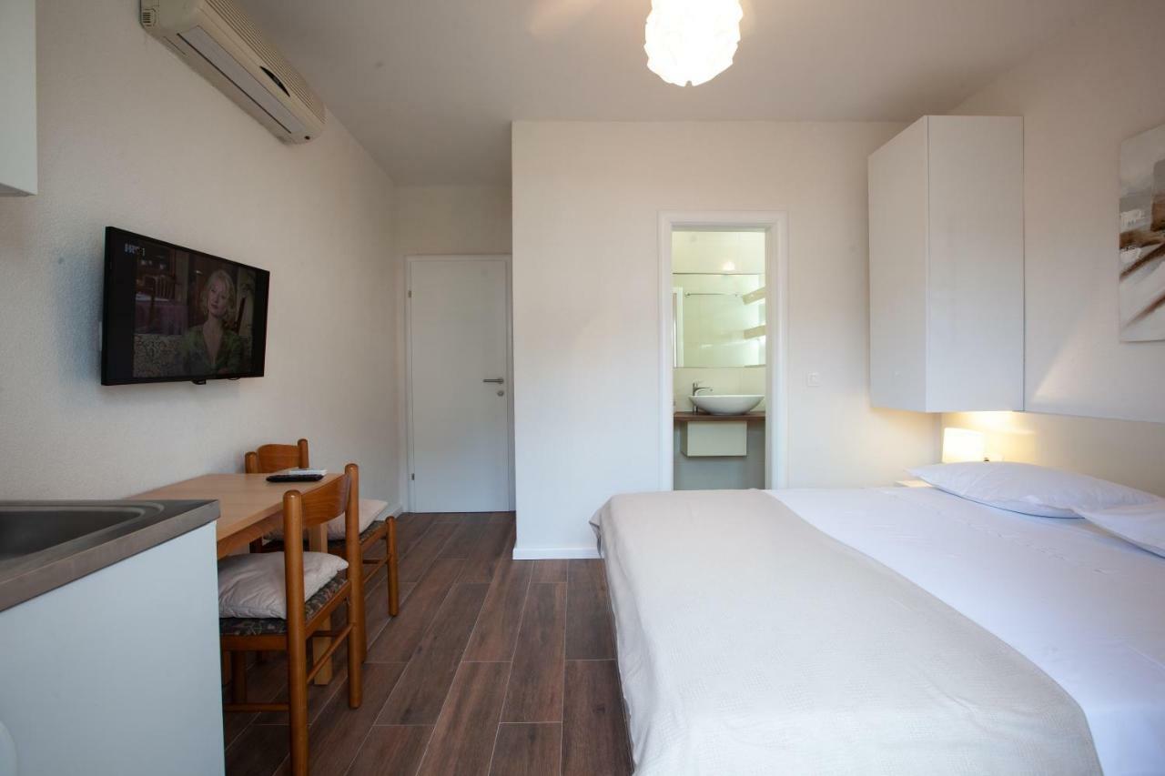 פודגורה Apartmani Tina מראה חיצוני תמונה