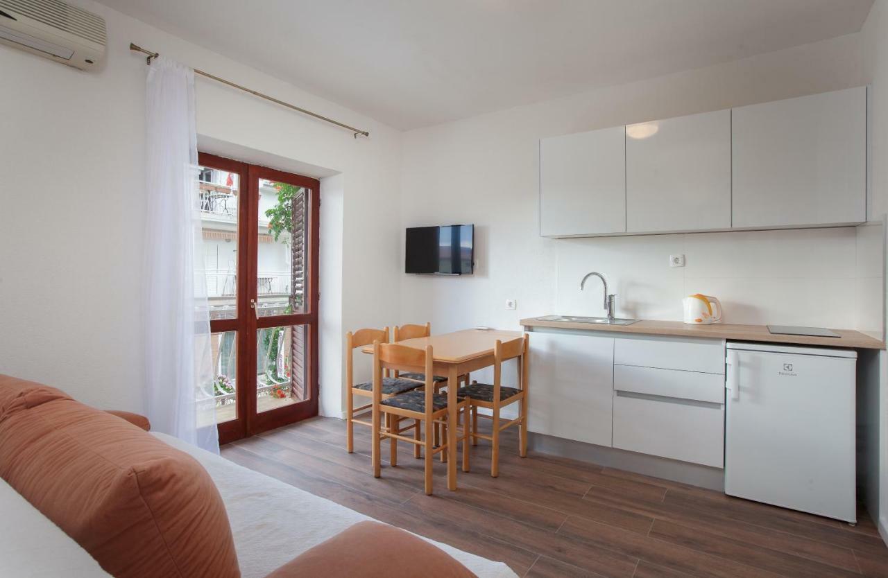 פודגורה Apartmani Tina מראה חיצוני תמונה