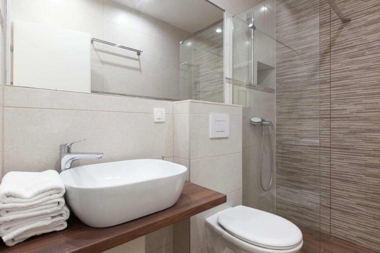 פודגורה Apartmani Tina מראה חיצוני תמונה