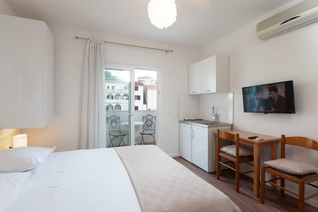 פודגורה Apartmani Tina מראה חיצוני תמונה