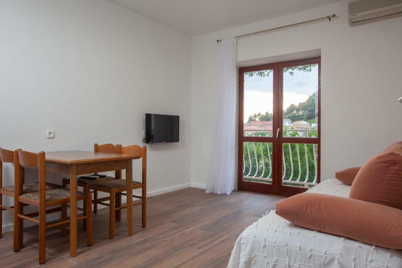 פודגורה Apartmani Tina מראה חיצוני תמונה
